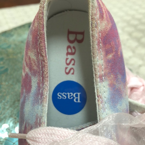 BASS GIRLS SUEDE ABSTRACT SNEAKER NEW - Picture 9 of 15